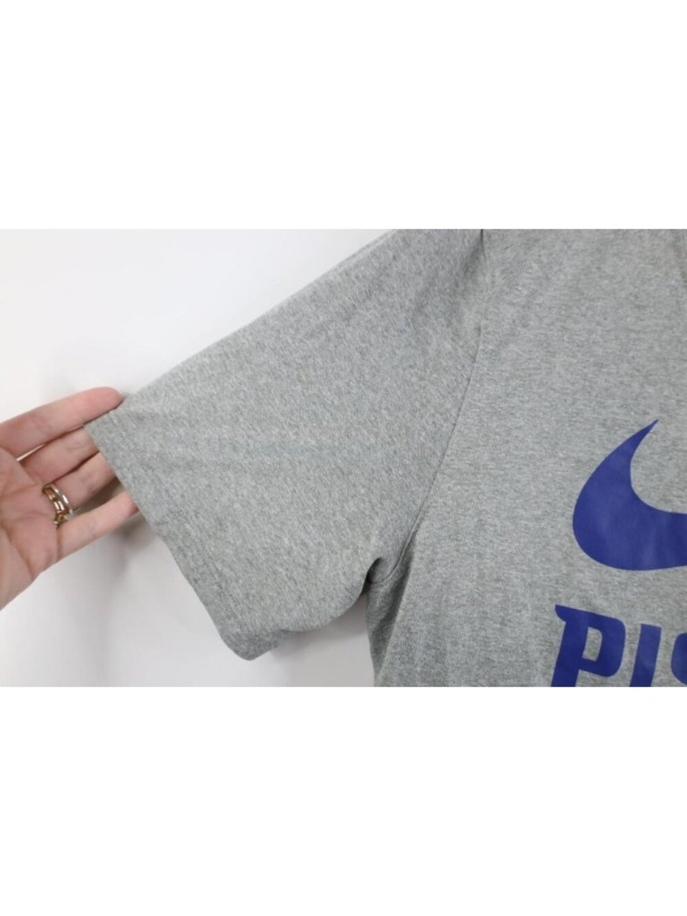 Nike Boys Size XL Spell Out Big Swoosh Detroit Pistons Basketball T-Shirt Gray - Picture 7 of 12